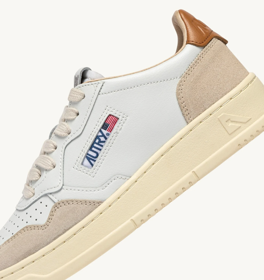 Autry Medalist Low - Leather/Suede - White/Lion
