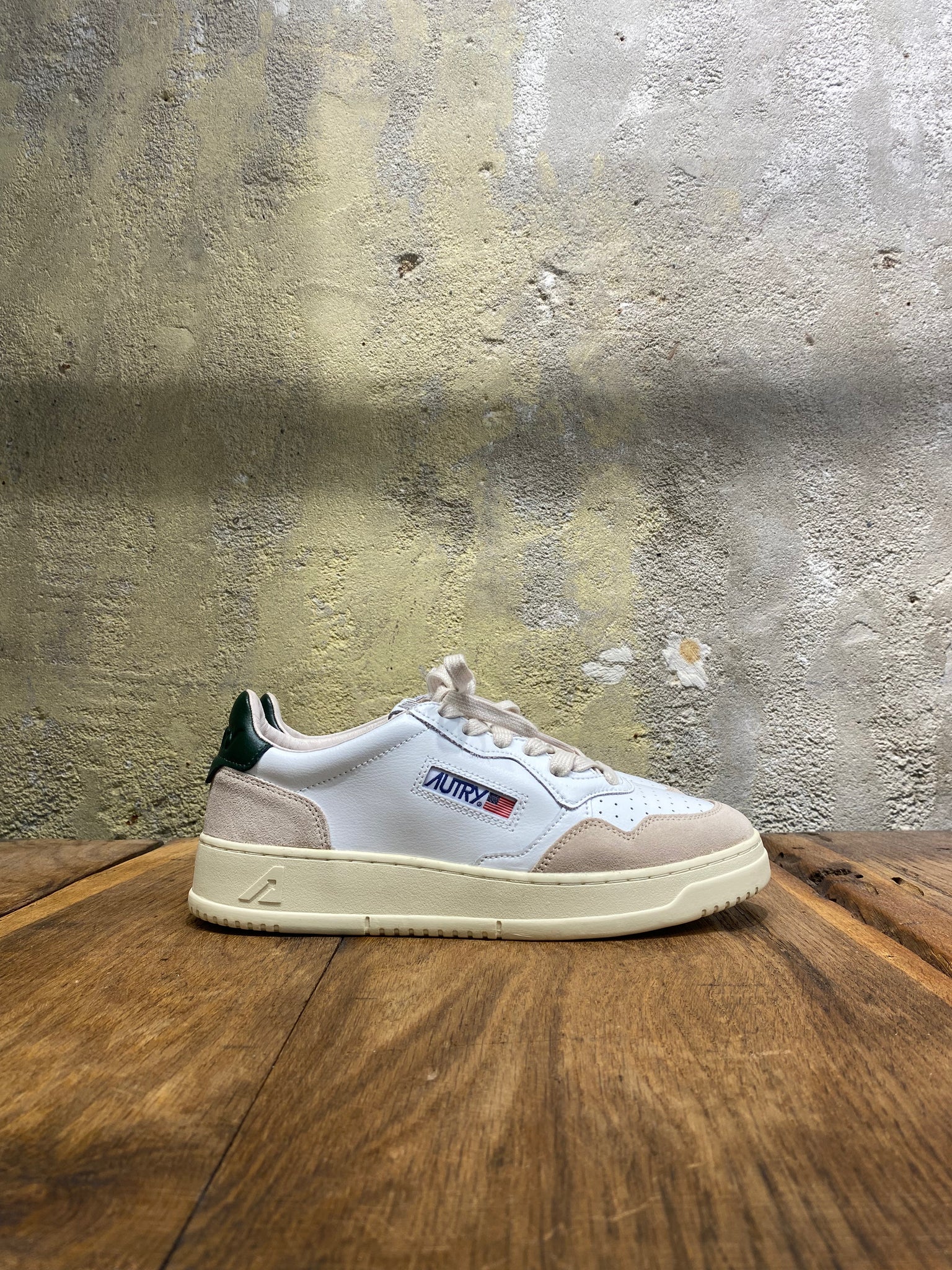 Autry Medalist Low - Leather/Suede - White/Mountain