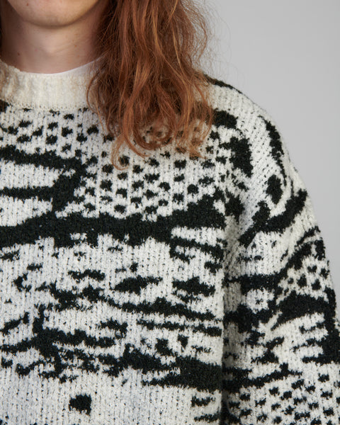 Panku Pull - Black and White