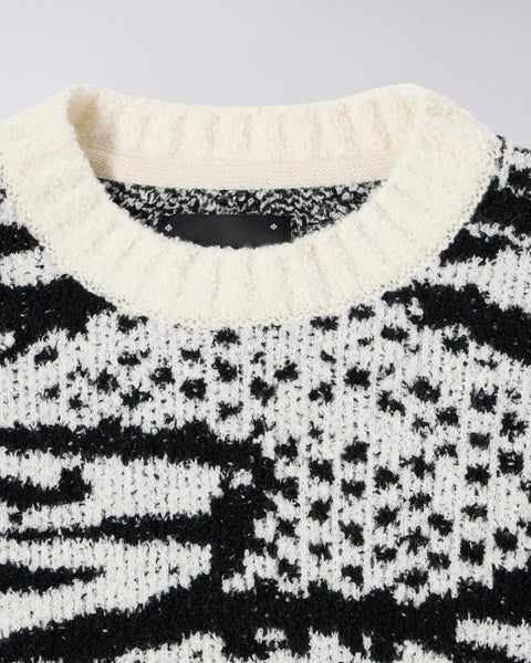 Panku Pull - Black and White