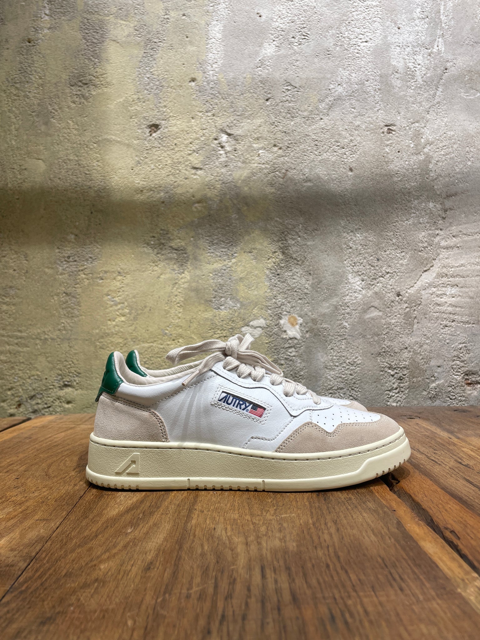 Autry Medalist Low - Leather/Suede - White/Amazon